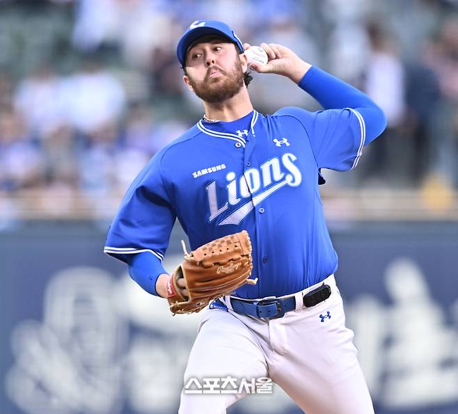 삼성 선발투수 오러클린이 29일 서울 잠실구장에서 열린 2026 KBO리그 두산전에서 역투하고 있다. 잠실 | 최승섭기자 thunder@sportsseoul.com