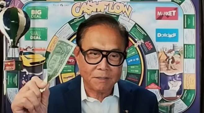 책 '부자 아빠 가난한 아빠'의 저자 로버트 기요사키. 야후 파이낸스