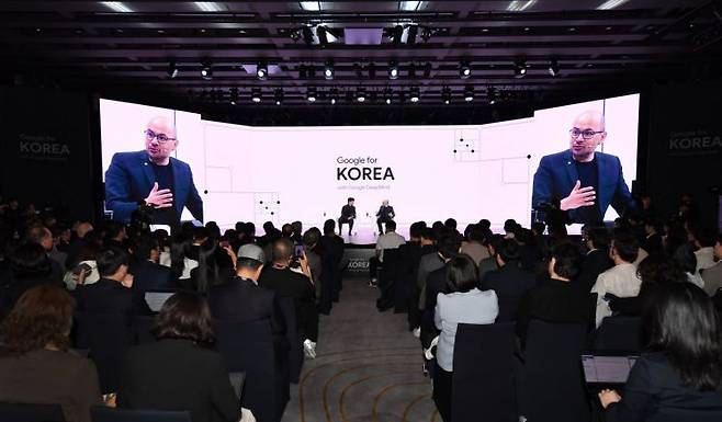 29일 오전 서울 중구 웨스틴조선 호텔에서 진행된 '구글 포 코리아 2026' 행사에서 데미스 하사비스 구글 딥마인드 공동 창업자 겸 최고경영자(CEO)와 이세돌 9단이 대담을 나누고 있다. 구글코리아