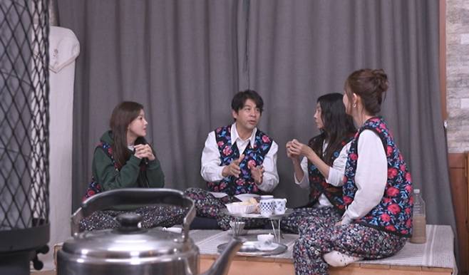'같이삽시다' 출연진 장윤정·정가은·황신혜&nbsp;