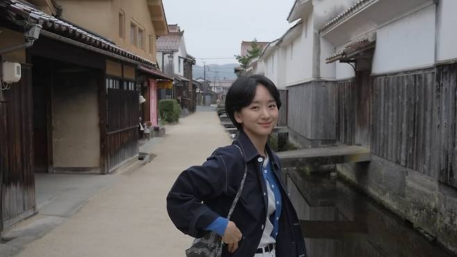 클래식 숏컷으로 새로운 매력을 발산한 원진아. @j0i3n2a9