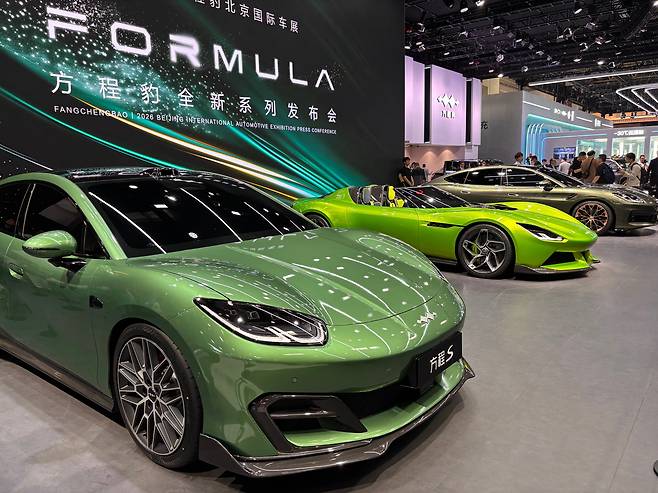 지난 24일 오전 베이징 모터쇼 BYD 부스에 팡청바오 신형 세단 팡청S가 전시돼 있다. /베이징=이은영 특파원