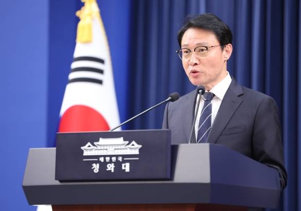 ▲ 브리핑하는 이규연 홍보소통수석 [연합뉴스]