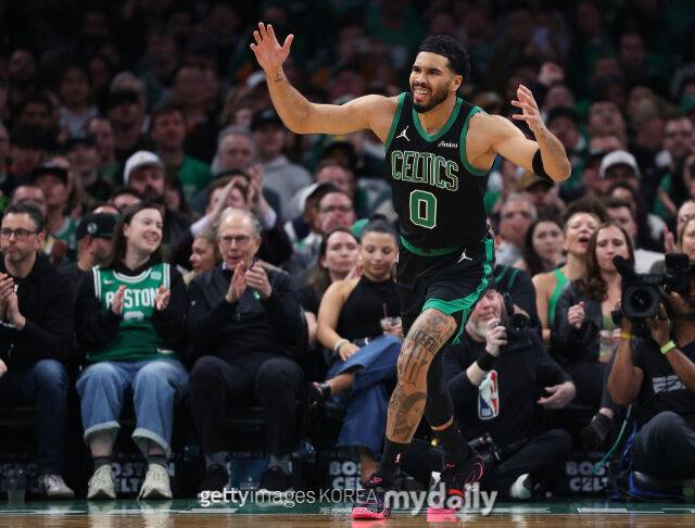 테이텀이 29일 필라델피아와 경기에서 답답한 표정을 짓고 있다. /게티이미지코리아