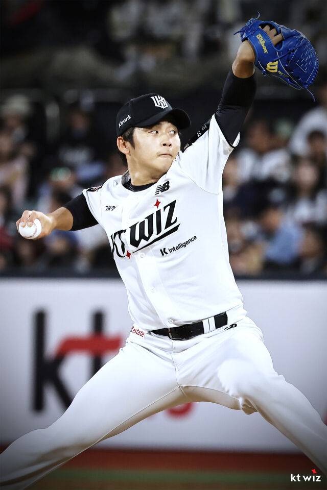 KT 박영현이 18일 키움전에서 역투하고 있다./KT 위즈 제공