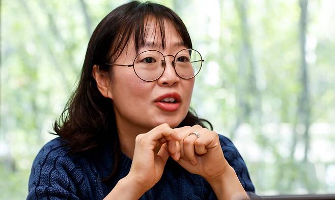 이은비 팀스파르타 교육사업본부 본부장이 지난 22일 서울 강남구 팀스파르타 사무실에서 AI 시대의 인재상에 대해 설명하고 있다.&nbsp;유희태 기자