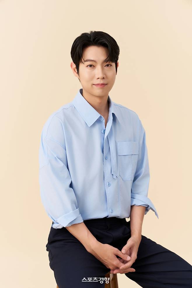 ‘더트롯쇼’ 새 MC로 낙점된 가수 손태진. 경향신문 자료사진