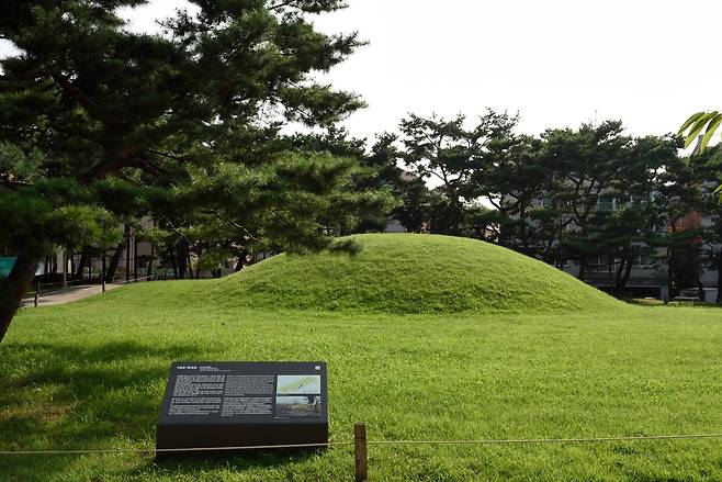 서울 석촌동 고분군의 5호 무덤 모습  [국가유산청 국가유산포털 제공. 재판매 및 DB 금지]