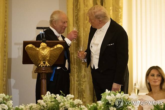 백악관 국빈 만찬에서 찰스 3세와 트럼프 대통령  [EPA 연합뉴스. 재판매 및 DB 금지]