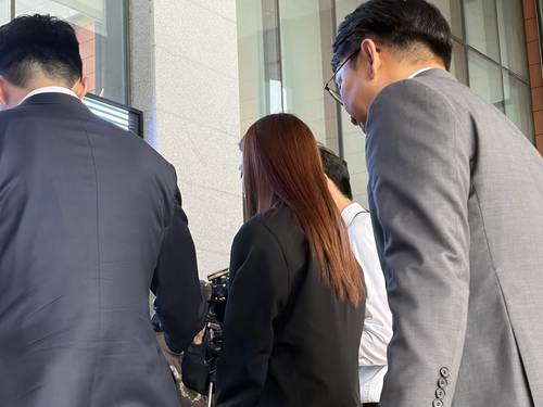 '필라테스 가맹 사기 의혹' 양정원 경찰 출석 [촬영 김채린]