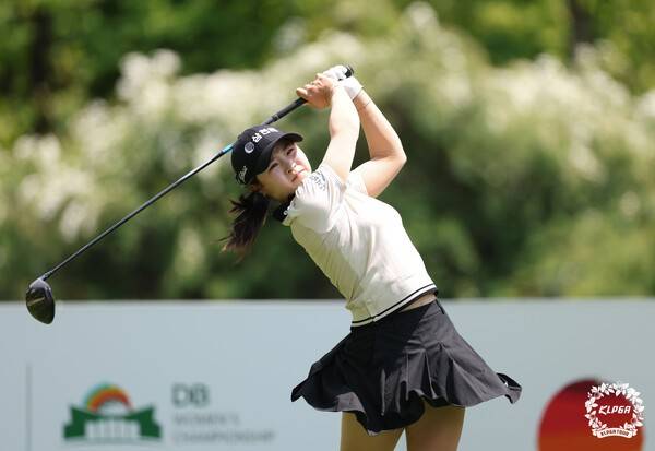 '제1회 DB 위민스 챔피언십' 1라운드 4번 홀에서 티샷하는 고지원. /사진=KLPGA