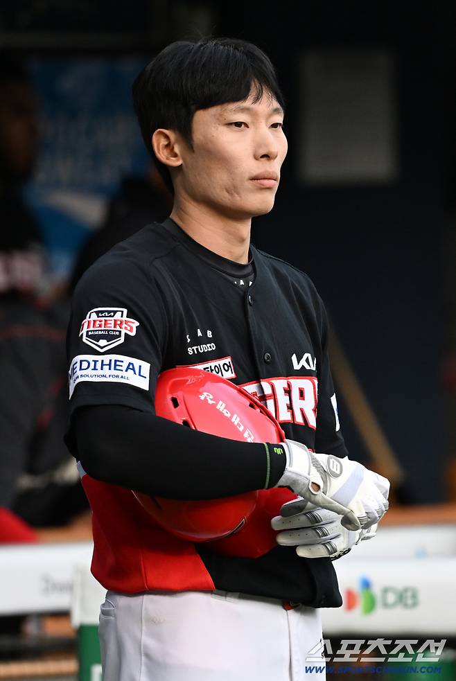 17일 잠실구장에서 열린 두산과 KIA의 경기. KIA 김호령이 숨을 고르고 있다. 잠실=박재만 기자 pjm@sportschosun.com/2026.04.17/