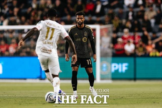 후반 6분 손흥민의 도움을 받아 선제골을 기록한 LAFC의 티모시 틸만./LAFC