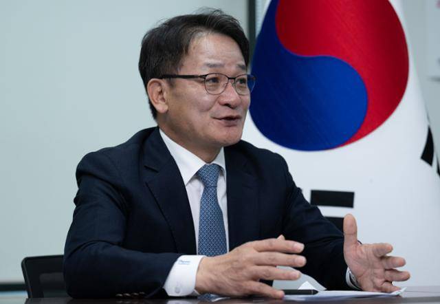 김성배 국가안보전략연구원장이 서울 강남구 사무실에서 본보와 인터뷰하고 있다. 강예진 기자