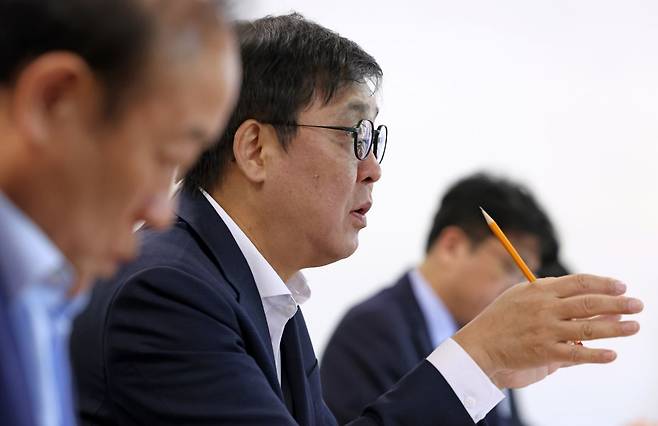 최휘영 문화체육관광부 장관이 30일 국립현대미술관 서울관에서 문화예술정책자문위원회 게임분과 제2차 회의에서 발언하고 있다. 문체부 제공