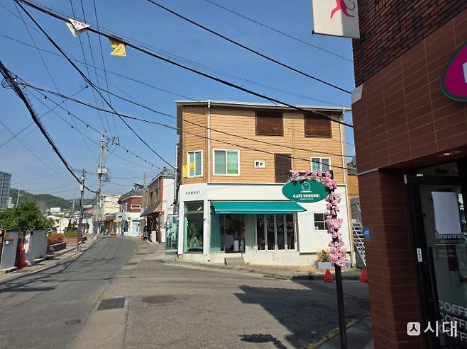 사진은 경남 김해시 봉리단길 일대. /사진=김성아 기자