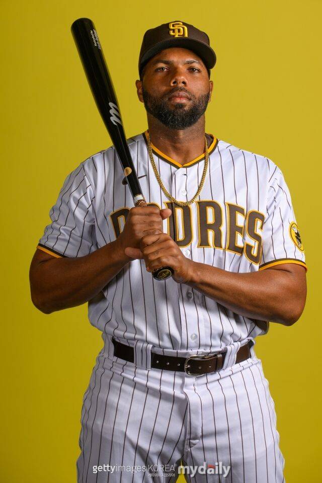 아델린 로드리게스가 포즈를 취하고 있다./게티이미지코리아