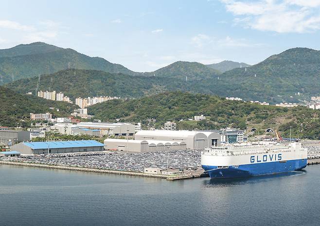 [창원=뉴시스] 마산가포신항에서 선적을 기다리고 있는 차량들의 모습.(사진=한국GM 제공) *재판매 및 DB 금지