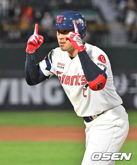 롯데 자이언츠 전준우. /OSEN DB