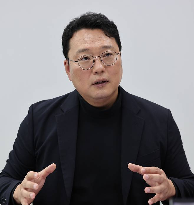 천하람 개혁신당 원내대표가 지난 22일 서울 여의도 국회의원회관에서 진행된 본지와의 단독 인터뷰에서 ‘민원 공포’에 무너진 학교체육 실태를 지적하며 입법 대안을 설명하고 있다.&nbsp;허정호 선임기자