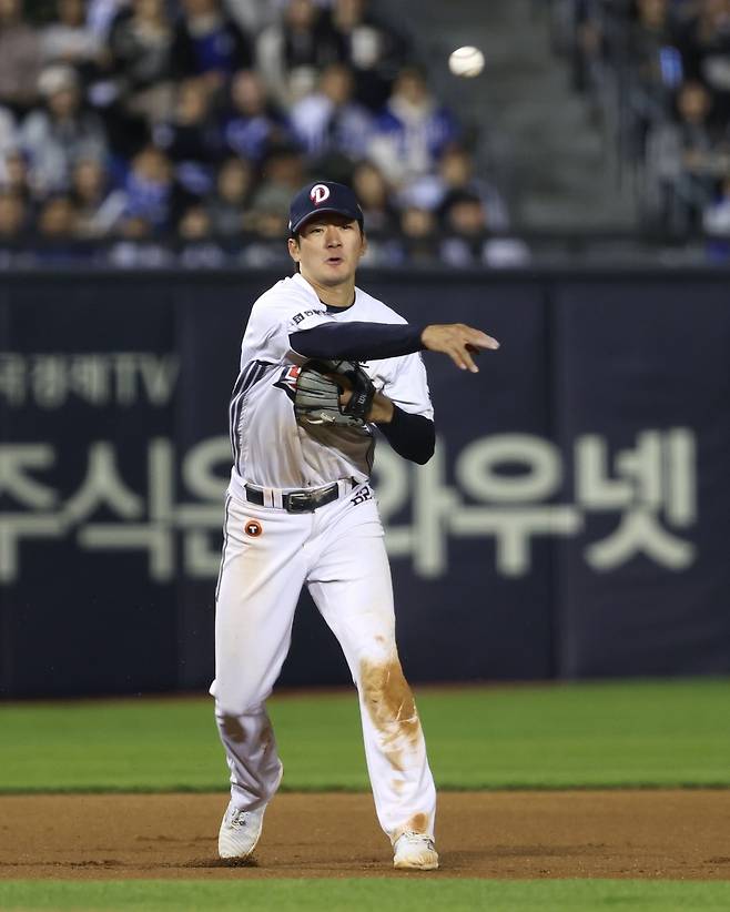 수비하는 두산 안재석. 두산 베어스 제공