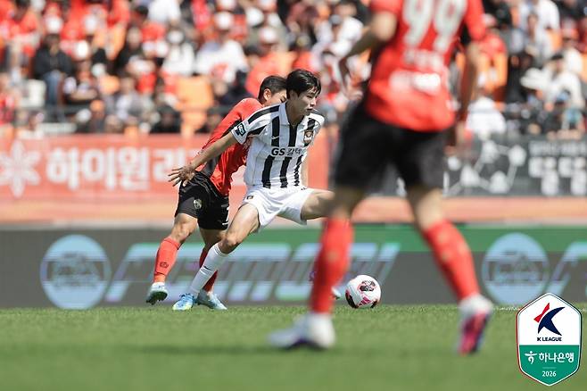 지난 25일 강릉하이원아레나에서 열린 강원FC전에 나섰던 FC서울 손정범. /사진=한국프로축구연맹 제공