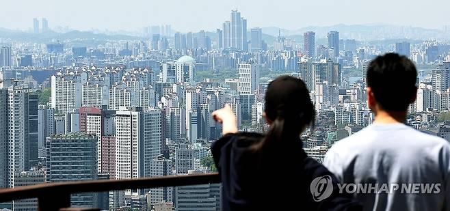 서울 남산에서 바라본 도심 [연합뉴스 자료사진]