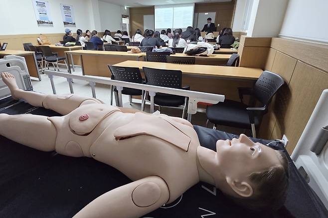 충북보건과학대 요양보호사 양성 수업 촬영 천경환 기자