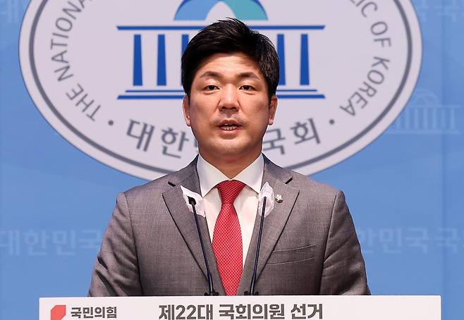 이용 전 국민의힘 의원이 지난 2024년 1월 29일 오후 서울 여의도 국회 소통관에서 제22대 국회의원 선거 하남시 출마 선언 기자회견을 하고 있다.  사진=뉴시스