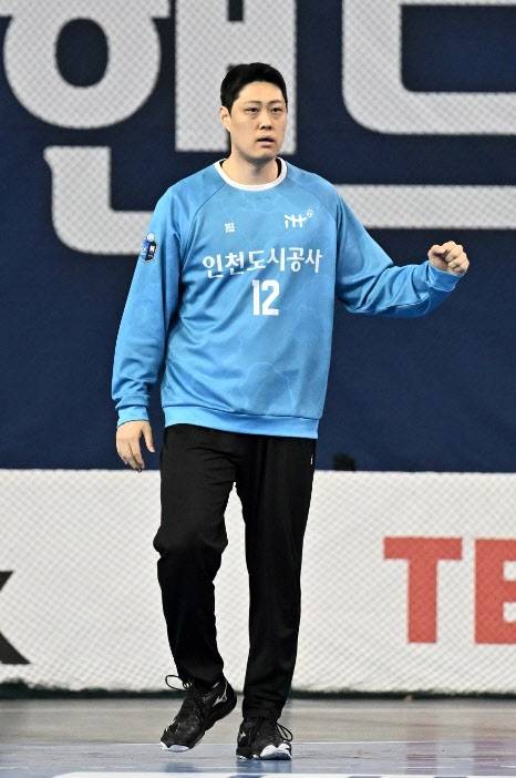 인천도시공사 골키퍼 안준기가 기뻐하고 있다. 사진=한국핸드볼연맹