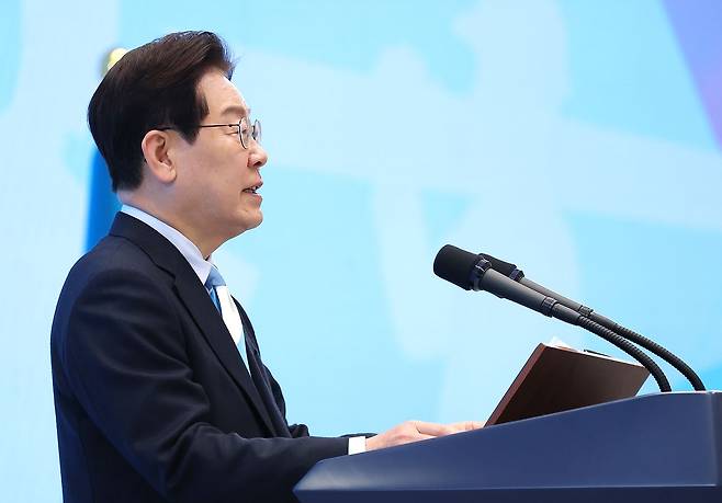 이재명 대통령이 1일 청와대 영빈관에서 열린 2026 노동절 기념식에서 기념사를 하고 있다. 뉴스1