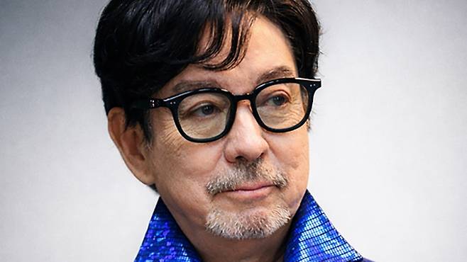 가장 찬란한 이름으로 선 존엄한 개인. 그의 당당함은 차별을 성실함으로 극복한 객관적 성취의 증명이다.&nbsp;누리마루엔터테인먼트 제공