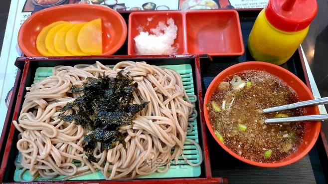 숨겨 두고 싶은 공원당 메밀국수.