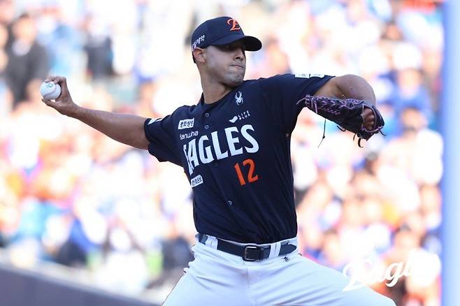 한화 외국인투수 윌켈 에르난데스가 1일 대구 삼성전에서 역투하고 있다. 사진제공ㅣ한화 이글스