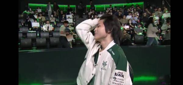 1일 서울 종로구 치지직 롤파크에서 열린 2026 LCK 정규 시즌 1라운드 경기 한진 브리온이 DN 수퍼스를 상대로 완성도 높은 밴픽과 한타 집중력을 앞세워 2대 0완승을 거두며 승리로 마무리했다. (BRO & DNS =2:0)./사진=네이버 치지직 라이브영상 캡처