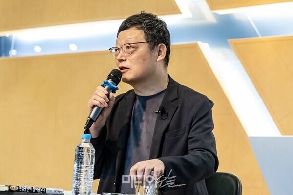 ▲2026년 4월 22일 오후 서울 마포구 청년문화공간JU에서 김유열 EBS 사장이 'EBS, 왜 AI에 올인하나'를 주제로 강연하고 있다. 사진=김용욱 기자.