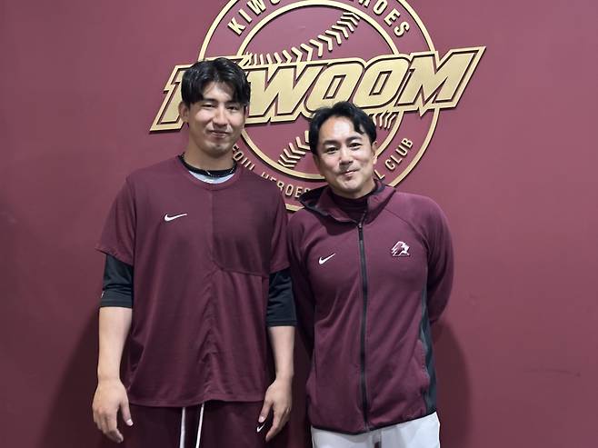 키움 히어로즈 가나쿠보 유토(왼쪽)와 그의 통역인 노지마 나오토 씨. /사진=키움 히어로즈 제공
