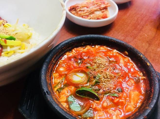 송정희씨가 운영하던 '삼화식당'의 순두부찌개 한 상. /사진=본인 제공