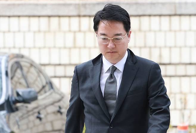 심우정 전 검찰총장이 지난달 서울 서초구 서울중앙지방법원에 출석하고 있다. 사진공동취재단