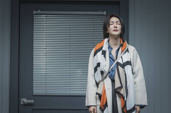 국립극단이 지난해에 이어 올해 선보이고 있는 연극 ‘그의 어머니’. 올해는 배우 진서연이 주역을 맡았다.   (c)국립극단