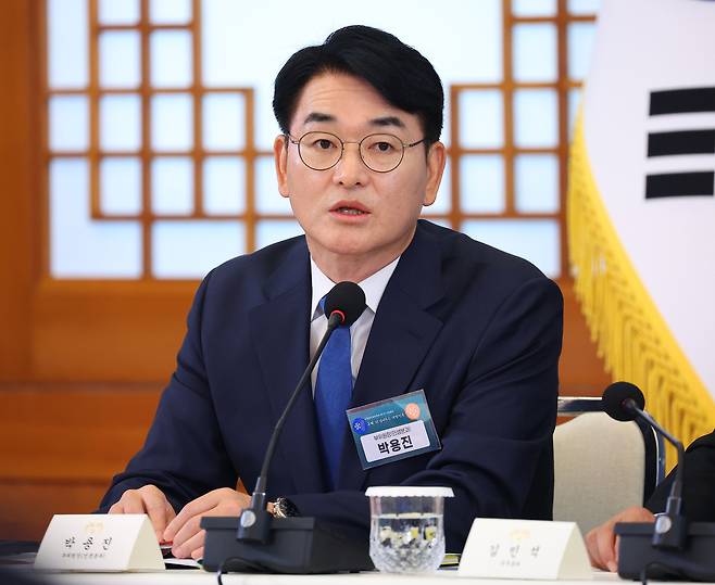 박용진 규제합리화위원회 부위원장이 지난 15일 청와대에서 이재명 대통령 주재로 열린 규제합리화위원회 제1차 전체회의에서 발언하고 있다. [연합]