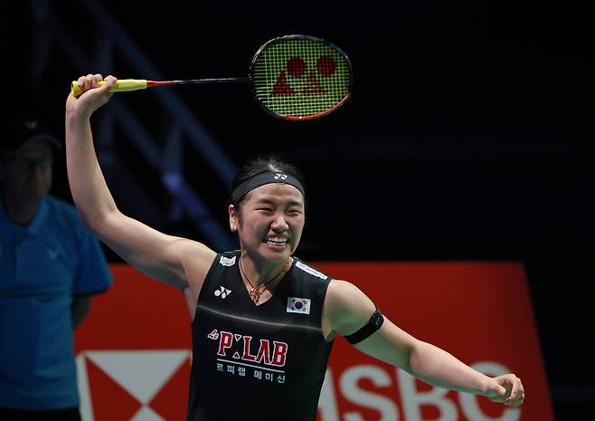 배드민턴 안세영이 3일 덴마크 호르센스에서 열린 2026 세계여자단체선수권 결승 첫 주자로 나서 왕즈이를 꺾고 기뻐하고 있다. 신화연합뉴스