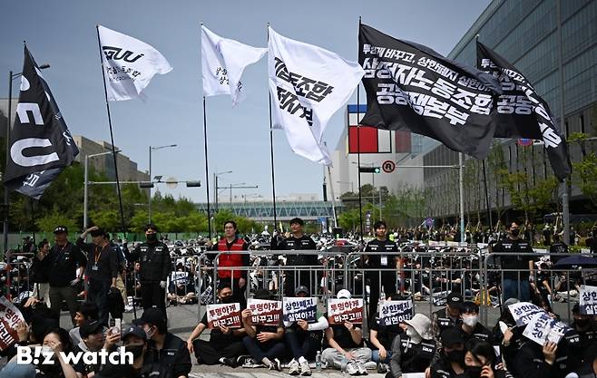 지난４월 23일 경기 평택시 삼성전자 평택캠퍼스 앞에서 삼성전자 노동조합 공동투쟁본부의 '투명하게 바꾸고, 상한폐지 실현하자' 투쟁 결의대회가 열리고 있다./사진=이명근 기자 qwe123@