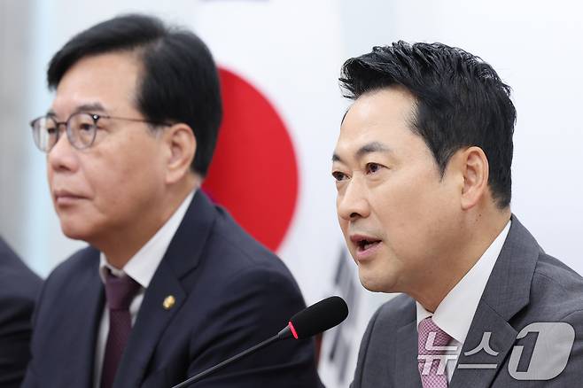 장동혁 국민의힘 대표가 4일 서울 여의도 국회에서 열린 최고위원회의에서 발언하고 있다. 2026.5.4 ⓒ 뉴스1 신웅수 기자