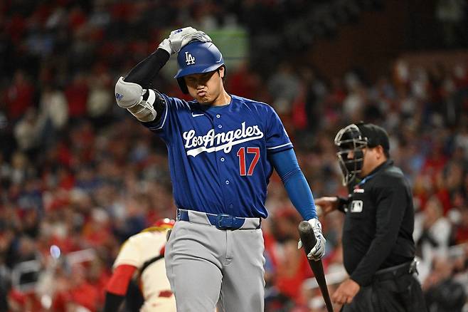 ST LOUIS, MISSOURI - MAY 2: Designated hitter Shohei Ohtani #17 of the Los Angeles Dodgers reacts after striking out against the St. Louis Cardinals during the eighth inning at Busch Stadium on May 2, 2026 in St Louis, Missouri.   Jeff Le/Getty Images/AFP (Photo by Jeff Le / GETTY IMAGES NORTH AMERICA / Getty Images via AFP)







<저작권자(c) 연합뉴스, 무단 전재-재배포, AI 학습 및 활용 금지>