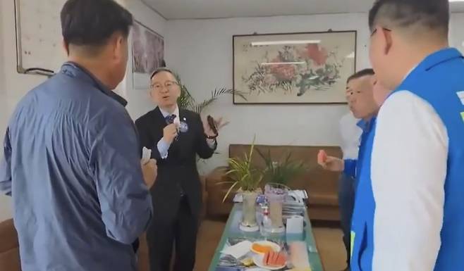 김문수 더불어민주당 국회의원(순천 갑)이 지난 2일 순천에서 열린 한 행사에서 한 발언이 논란을 빚고 있다. SNS 갈무리