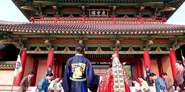 글로벌 틱톡 사용자들이 올린 21세기 대군부인 장면