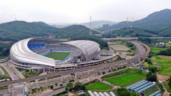 용인 시민프로축구단(용인FC), 홈구장으로 사용하는 용인미르스타디움 경기장.(사진제공=용인시)