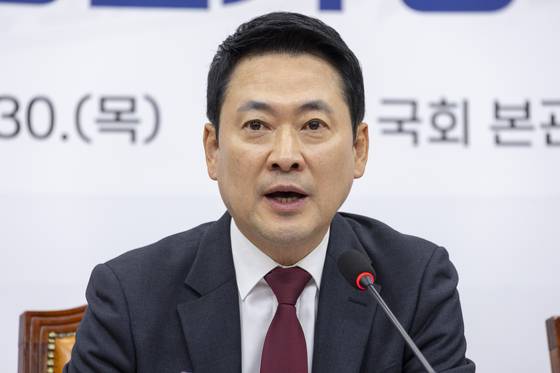 장동혁 국민의힘 대표가 지난달 30일 국회에서 열린 소상공인연합회 전국동시지방선거 정책과제 전달식에서 인사말을 하고 있다. 〈사진=연합뉴스〉