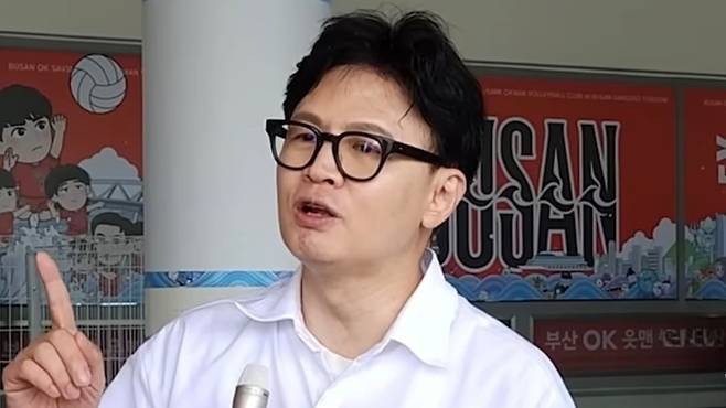 한동훈 전 국민의힘 대표가 부산 북구에서 발언하고 있다. (본인 페이스북 영상 캡처)
